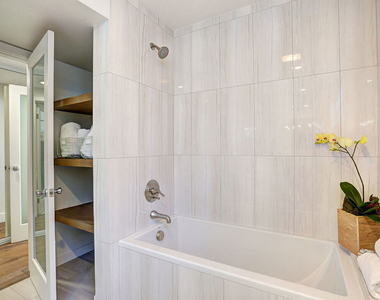 1025 Ocean Avenue - Photo Thumbnail 10