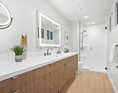 1025 Ocean Avenue - Photo Thumbnail 7