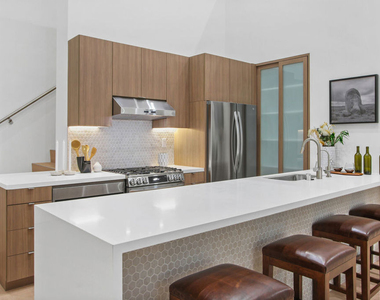 1025 Ocean Avenue - Photo Thumbnail 3