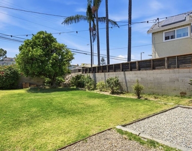 7407 Naylor Avenue - Photo Thumbnail 11