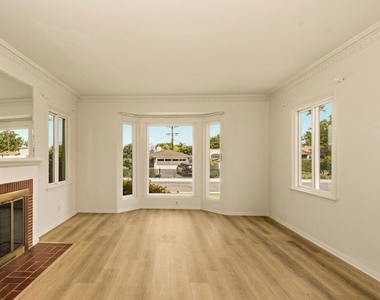 7407 Naylor Avenue - Photo Thumbnail 1