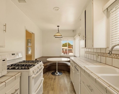 7407 Naylor Avenue - Photo Thumbnail 5