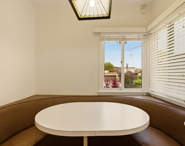 7407 Naylor Avenue - Photo Thumbnail 4