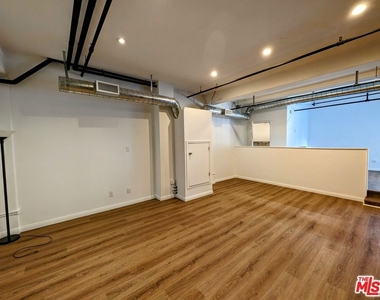 312 W 5th Street - Photo Thumbnail 1