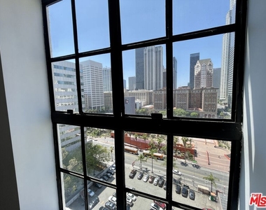 312 W 5th Street - Photo Thumbnail 9