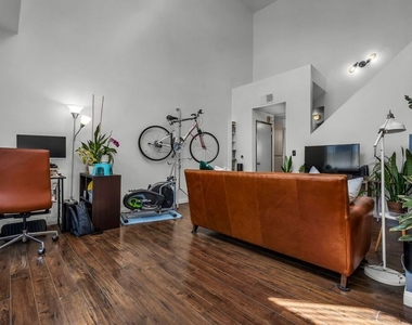1546 Hi Point Street - Photo Thumbnail 2