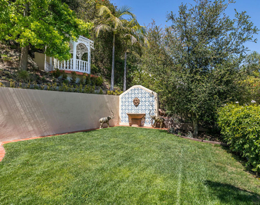 941 N Norman Place - Photo Thumbnail 7