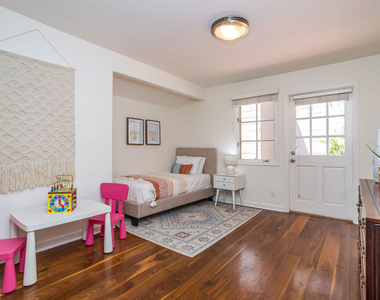 941 N Norman Place - Photo Thumbnail 47
