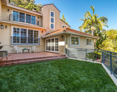 941 N Norman Place - Photo Thumbnail 2