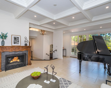 941 N Norman Place - Photo Thumbnail 20