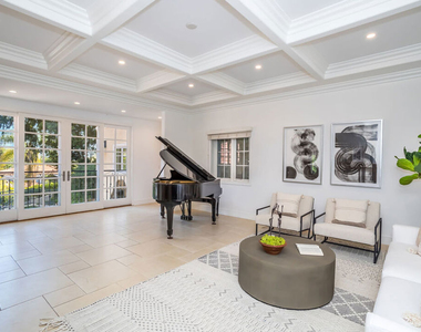 941 N Norman Place - Photo Thumbnail 19
