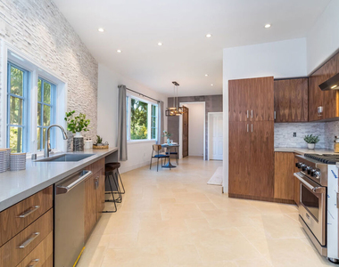 941 N Norman Place - Photo Thumbnail 71