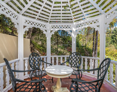 941 N Norman Place - Photo Thumbnail 14