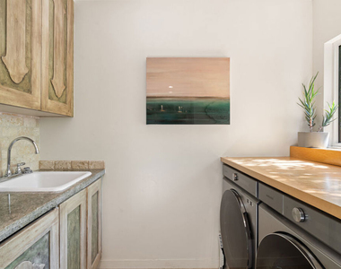1853 Nichols Canyon Road - Photo Thumbnail 11