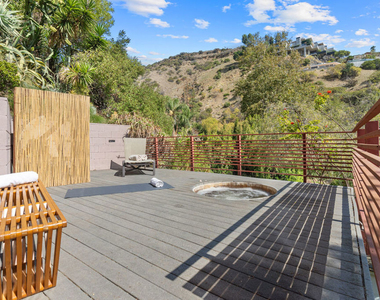 1853 Nichols Canyon Road - Photo Thumbnail 35