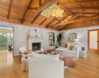 1853 Nichols Canyon Road - Photo Thumbnail 6