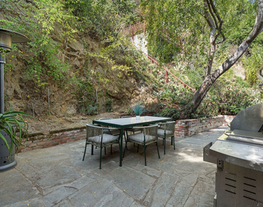 1853 Nichols Canyon Road - Photo Thumbnail 24