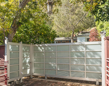 1853 Nichols Canyon Road - Photo Thumbnail 1