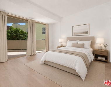7250 Franklin Avenue - Photo Thumbnail 18