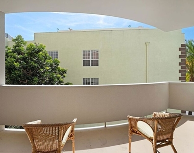 7250 Franklin Avenue - Photo Thumbnail 14