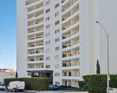 7250 Franklin Avenue - Photo Thumbnail 30