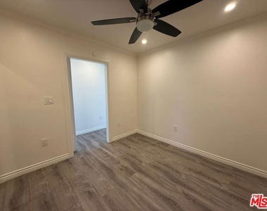 6821 Ben Avenue - Photo Thumbnail 11