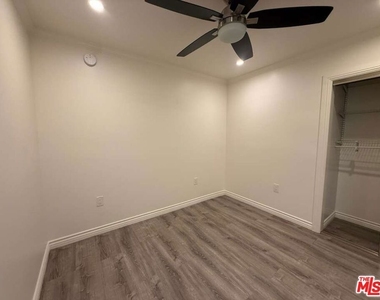 6821 Ben Avenue - Photo Thumbnail 10