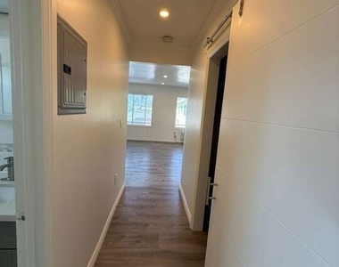 6821 Ben Avenue - Photo Thumbnail 6