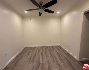 6821 Ben Avenue - Photo Thumbnail 9