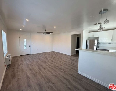6821 Ben Avenue - Photo Thumbnail 1