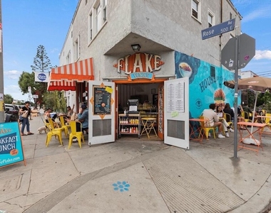 228 Rennie Avenue - Photo Thumbnail 23