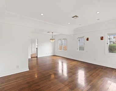 228 Rennie Avenue - Photo Thumbnail 6