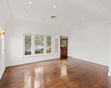 228 Rennie Avenue - Photo Thumbnail 4