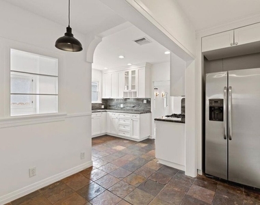 228 Rennie Avenue - Photo Thumbnail 9