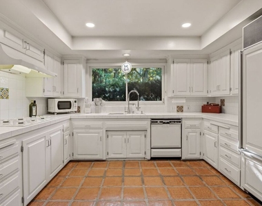 1133 Somera Road - Photo Thumbnail 13