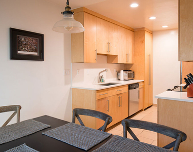 931 N Alfred Street - Photo Thumbnail 11