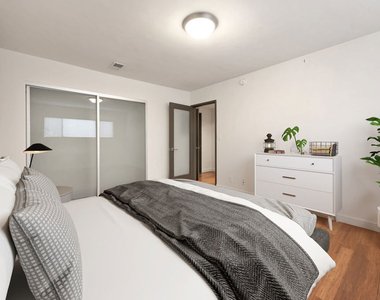 931 N Alfred Street - Photo Thumbnail 7