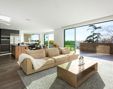728 N Sweetzer Avenue - Photo Thumbnail 3