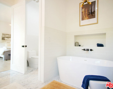 3744 Somerset Drive - Photo Thumbnail 19