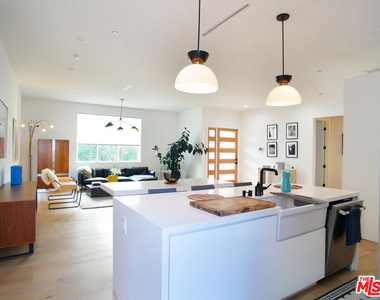 3744 Somerset Drive - Photo Thumbnail 6