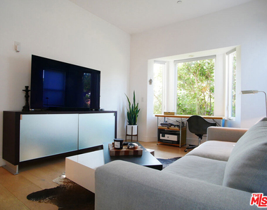 3744 Somerset Drive - Photo Thumbnail 7