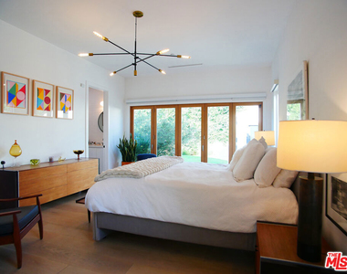 3744 Somerset Drive - Photo Thumbnail 16