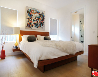 3744 Somerset Drive - Photo Thumbnail 13
