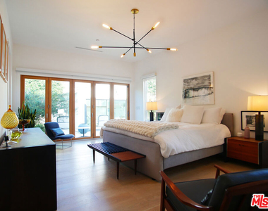 3744 Somerset Drive - Photo Thumbnail 15
