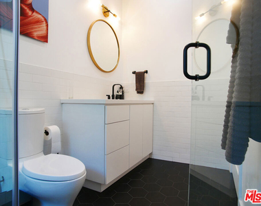 3744 Somerset Drive - Photo Thumbnail 12