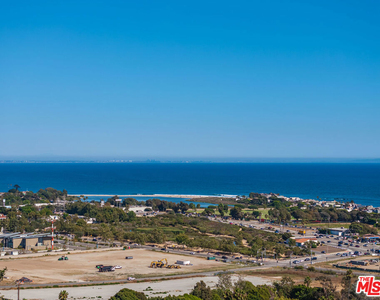 3453 Coast View Drive - Photo Thumbnail 32