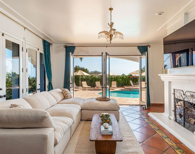 3453 Coast View Drive - Photo Thumbnail 5