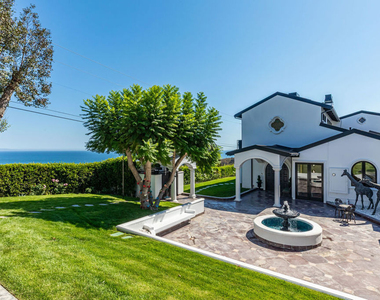 3453 Coast View Drive - Photo Thumbnail 2