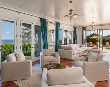 3453 Coast View Drive - Photo Thumbnail 4
