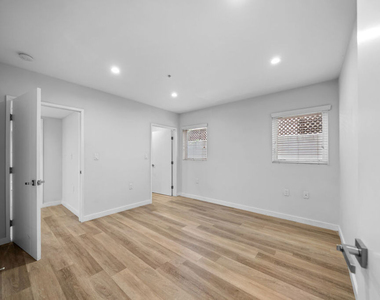 8532 Cashio Street - Photo Thumbnail 16